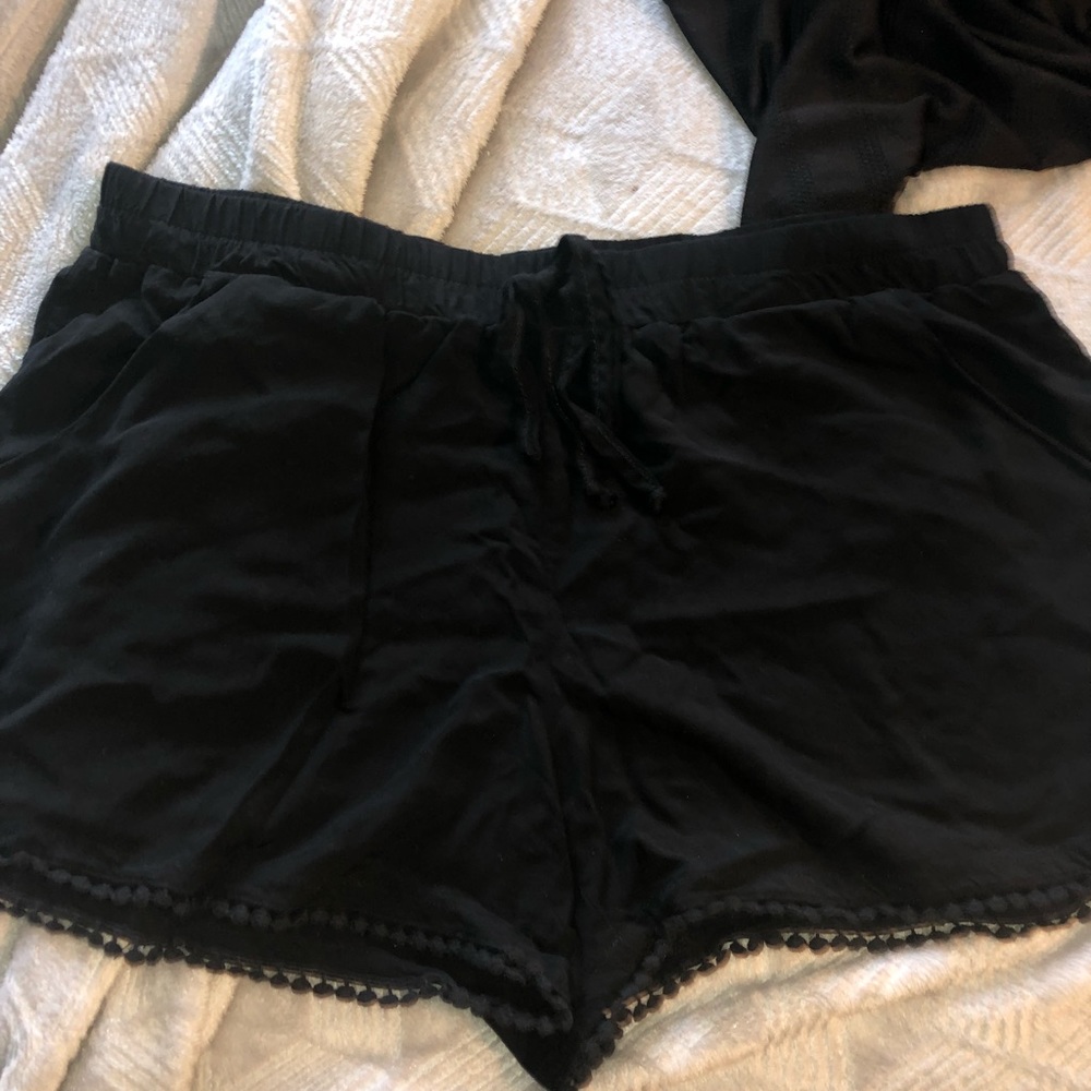 Black shorts w/ designed hem